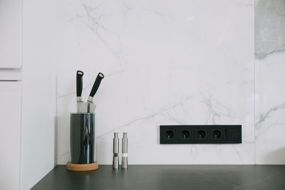 accessible kitchen electrical outlets installed above a standard base cabinet accessible kitchen electrical outlets installed above a standard base cabinet